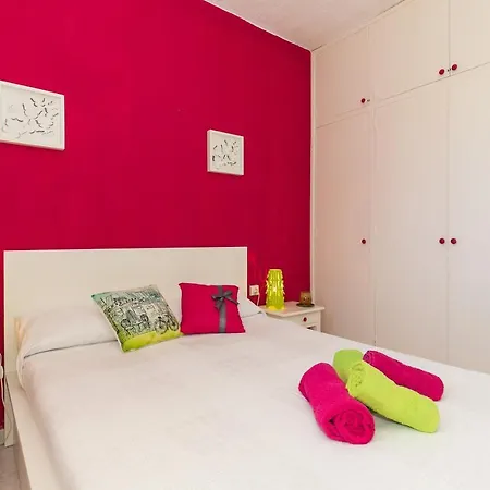 Apartamento Muy Luminoso Y Acogedor * 卡拉恩弗卡特